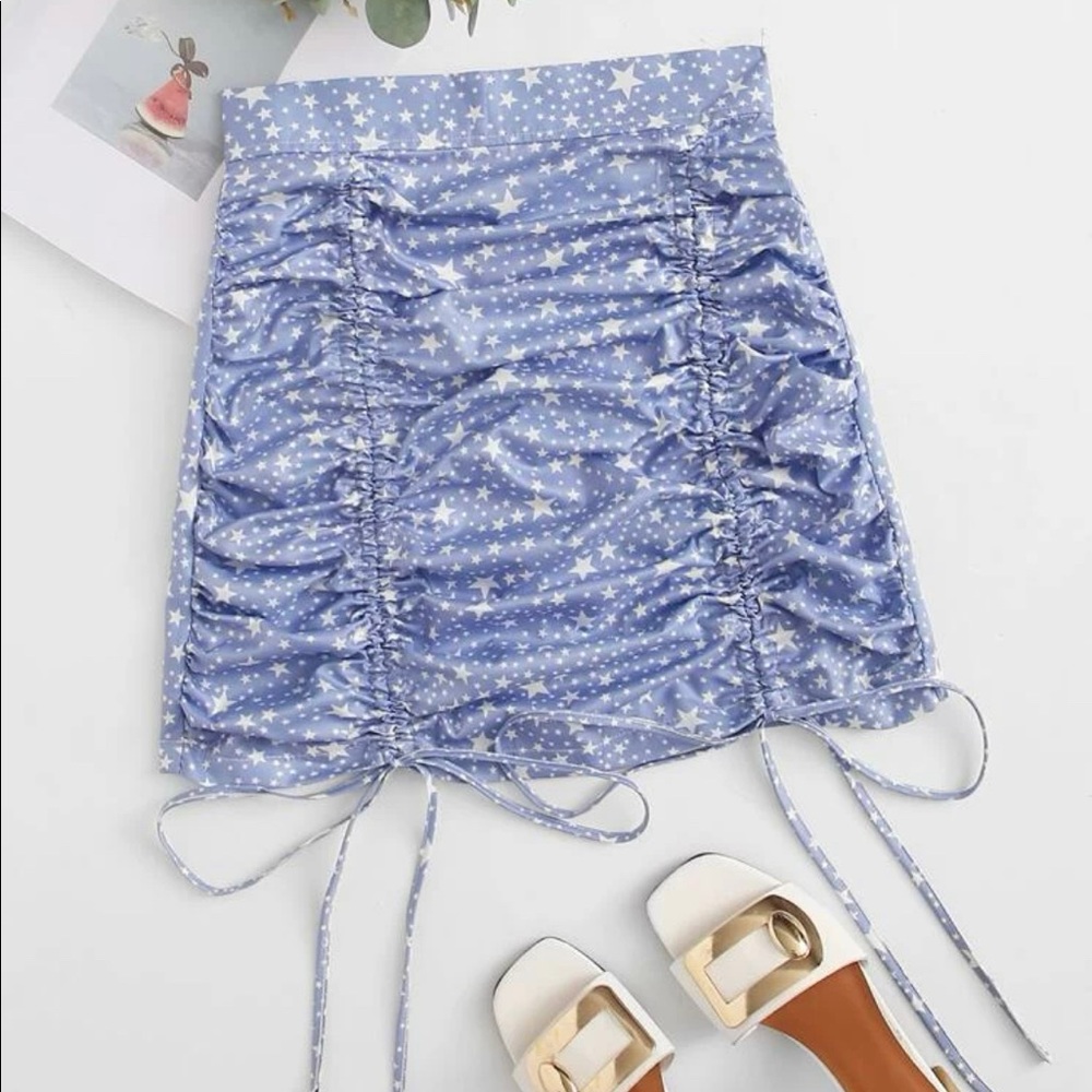Star print drawstring mini skirt
